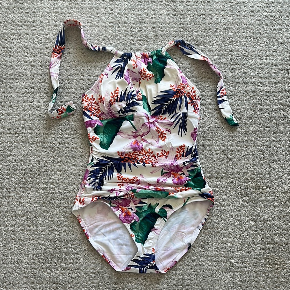 Tommy Bahamas size 8 Women’s Floral one piece Swimsuit